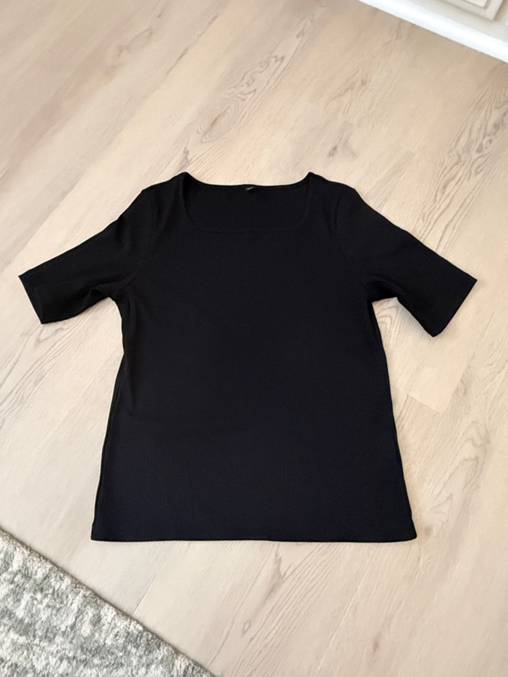 Uniqlo Ribbed Square Neck Short Sleeve Top in black